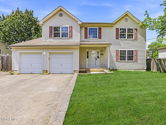 2nd image of 808 Anchor Avenue