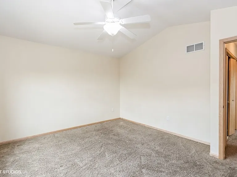 901 Scott Park Dr — Photo 18