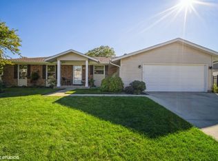 1418 Worden Way, Elk Grove Village, IL 60007