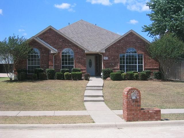 1st image of 817 Autumn Hill Dr