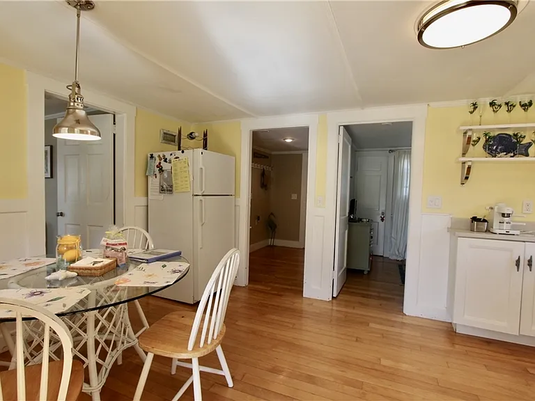 113 Renfrew Ave — Photo 9