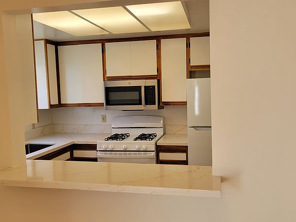 3rd image of 1836 17th St APT 6