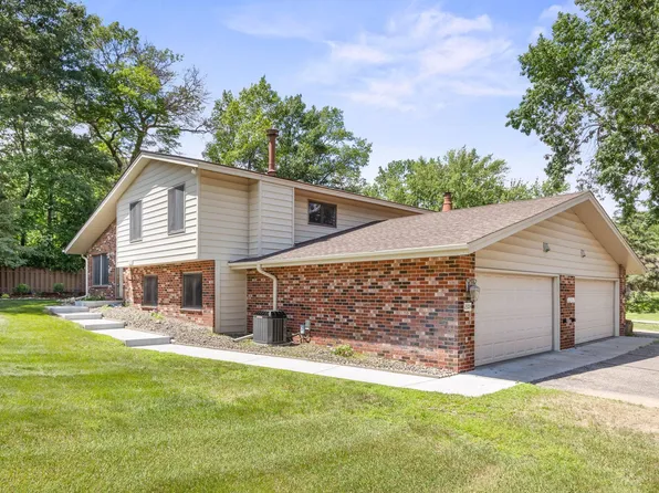 2304 Wildwood Trl, Minnetonka, MN 55305