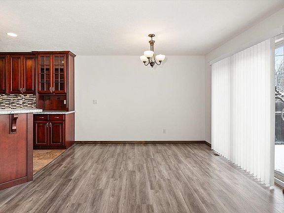 5th image of 3212 E 33rd Ave