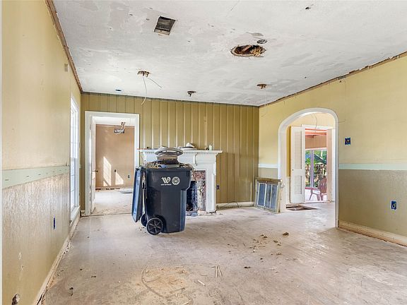 3rd image of 2928 Pine Ave