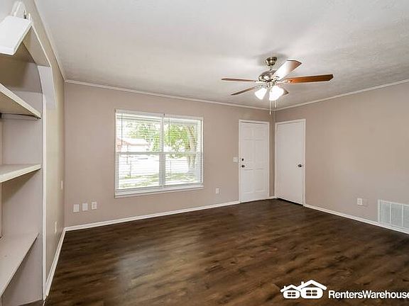 4th image of 4427 Jade Dr E