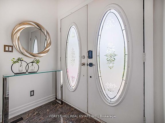 4th image of 125 Spring Garden Ave