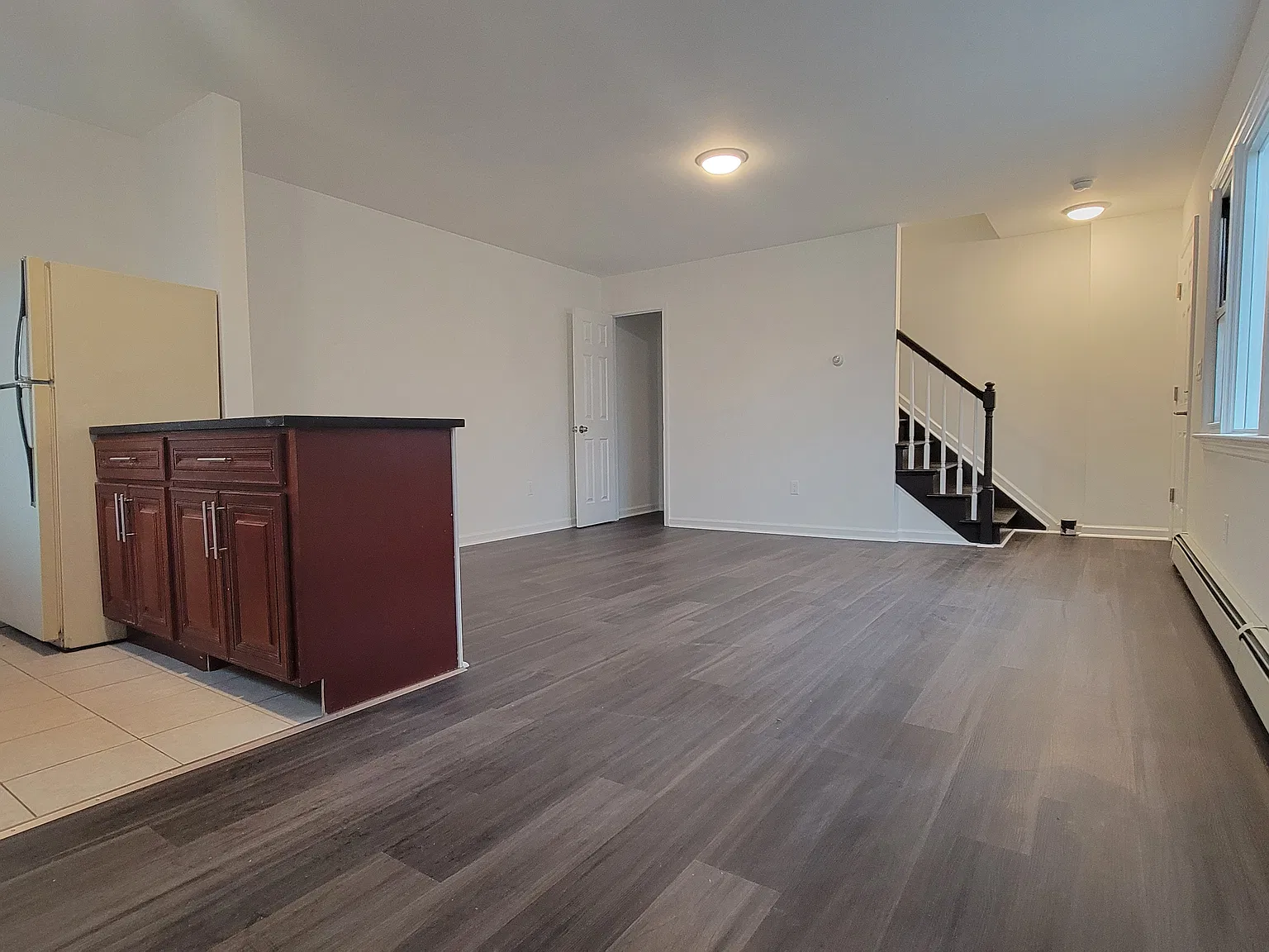 2 bed, 700 sqft, $2,200 — Photo 1