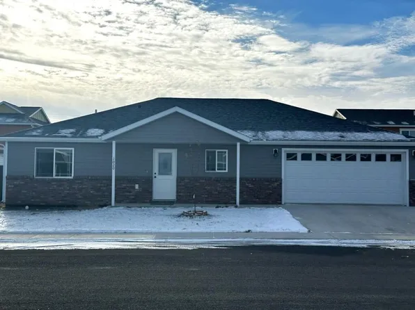 1020 Van Pl, Powell, WY 82435