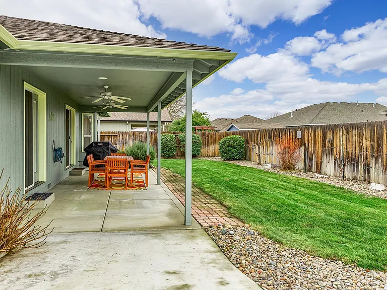 2327 Jeremy St — Photo 35
