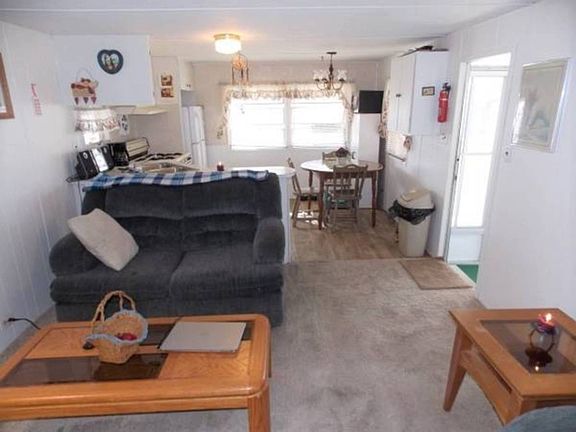 2nd image of 39625 Calamanda Ave