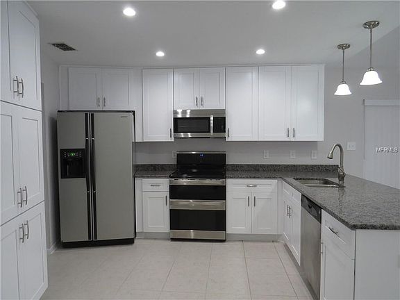 3rd image of 4023 Paddlewheel Dr