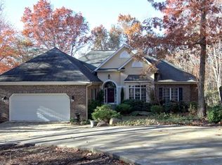 121 White Oak Mountain Rd, Columbus, NC 28722