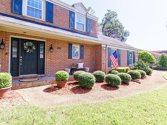 3rd image of 283 EDINBURGH Lane