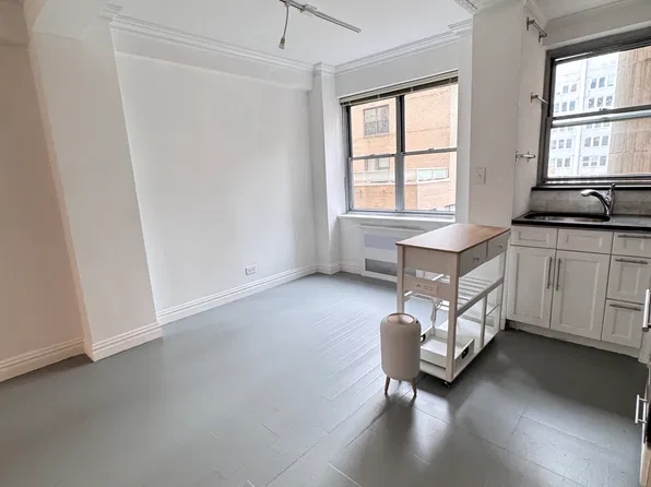 80 Park Avenue image 1 of 12