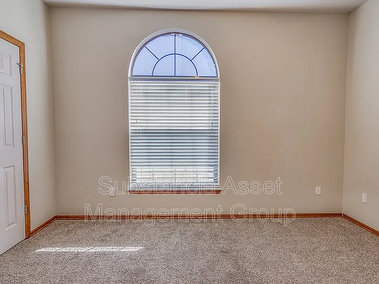 901 NE 26th Ct — Photo 27