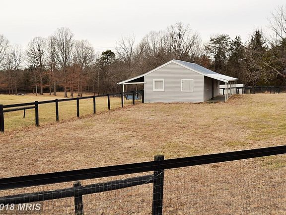 3 Stall Barn