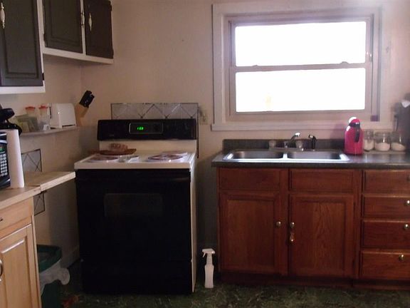 5th image of 4708 Elm Dr