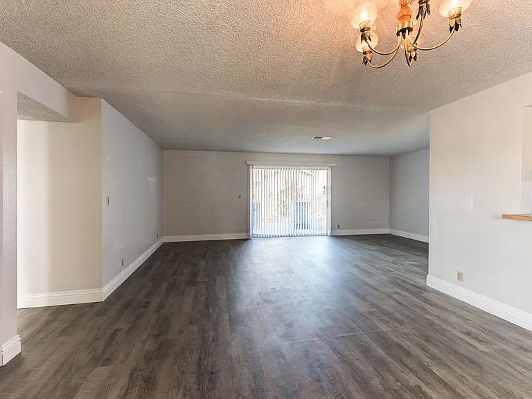 4417 Berkley Ave — Photo 13