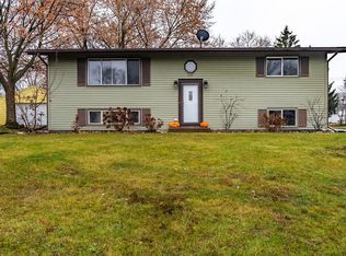 1110 Schafer Dr, Onalaska, WI 54650