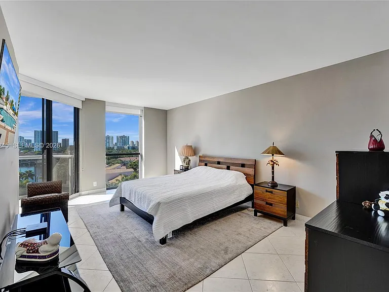 3600 Yacht Club Dr #904 — Photo 31