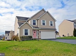 226 Fallowfield Dr, Leola, PA 17540
