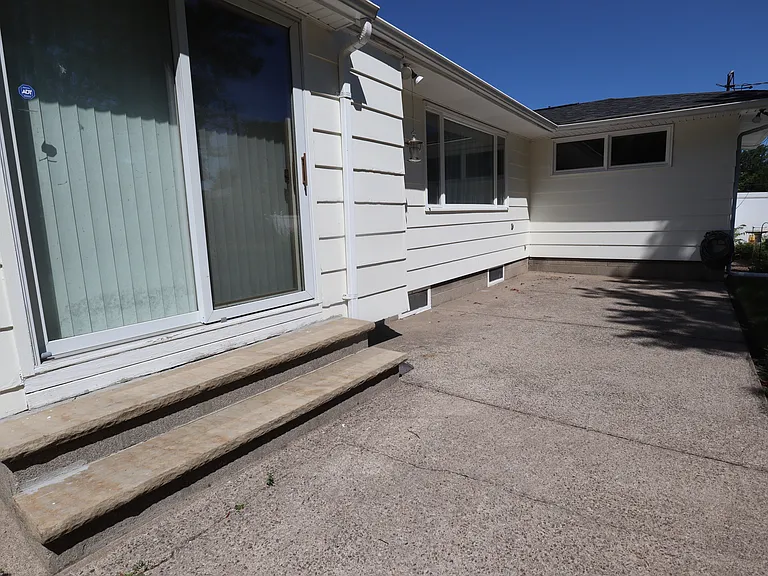 74 Meyerhill Cir E — Photo 21