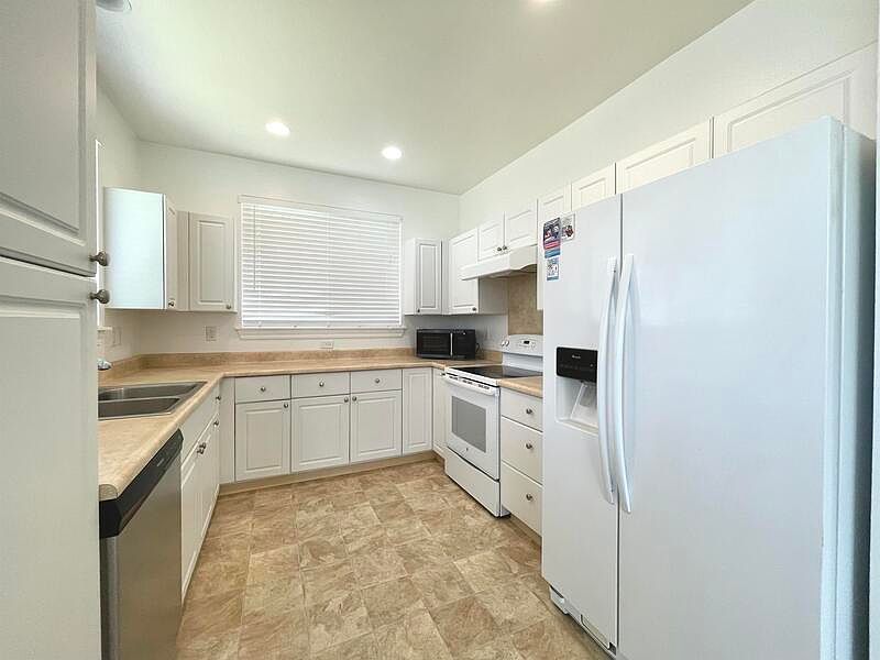 1st image of 1101 Kukulu St Unit 73