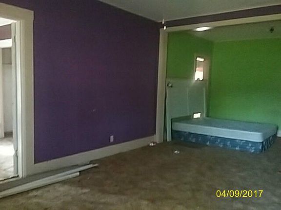 3rd image of 702 W Park Ave