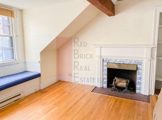 9 Pinckney St #4, Boston, MA 02114