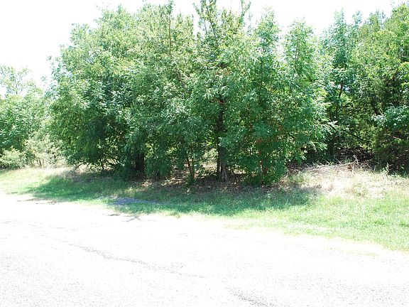 3rd image of 1413 Lakeside Trl