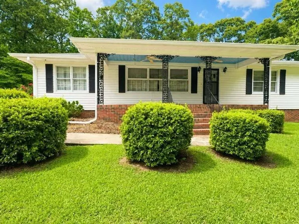 126 E Side Dr, Tallapoosa, GA 30176