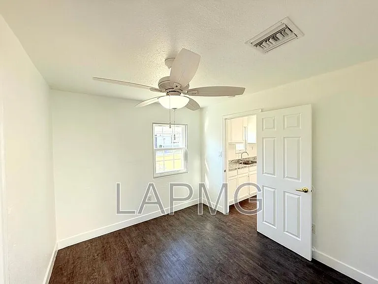 4014 W 102nd St — Photo 10