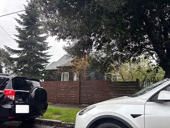 2nd image of 6257 Ellis Ave S