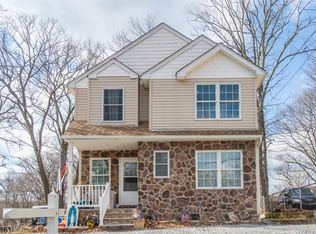 7 Audubon Rd, Hewitt, NJ 07421