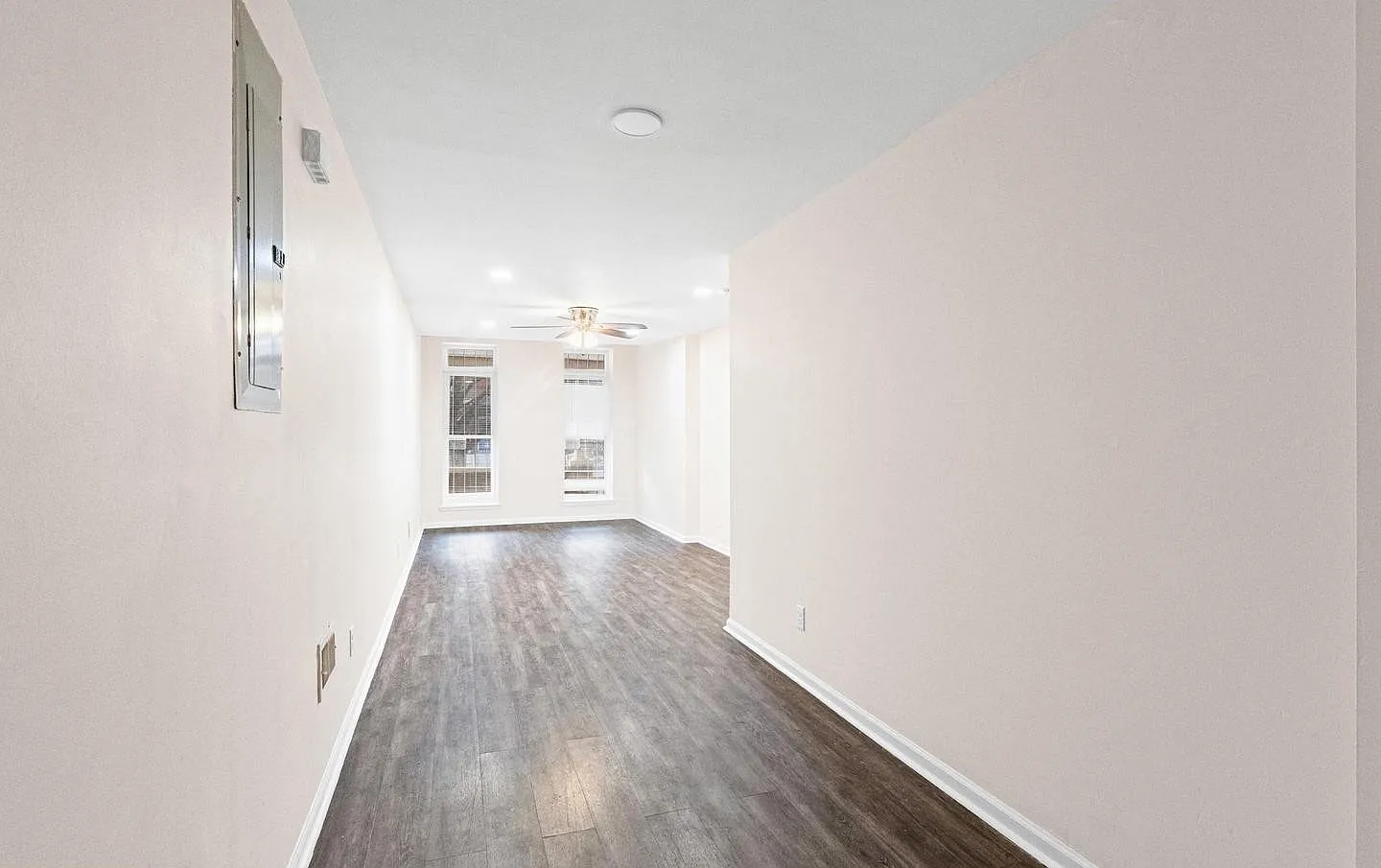 1 bed, 900 sqft, $1,650 — Photo 4