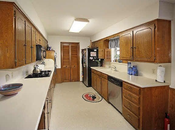 5th image of 8712 Mediterranean Dr