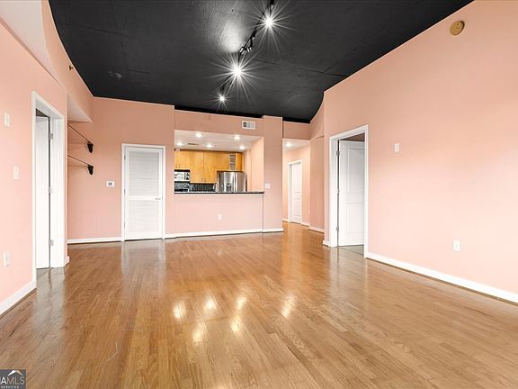 5th image of 250 Pharr Rd Unit 213