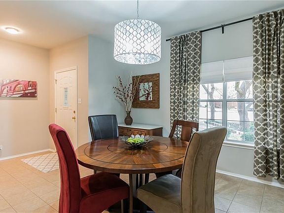 5th image of 2900 Oakwood Glen Dr