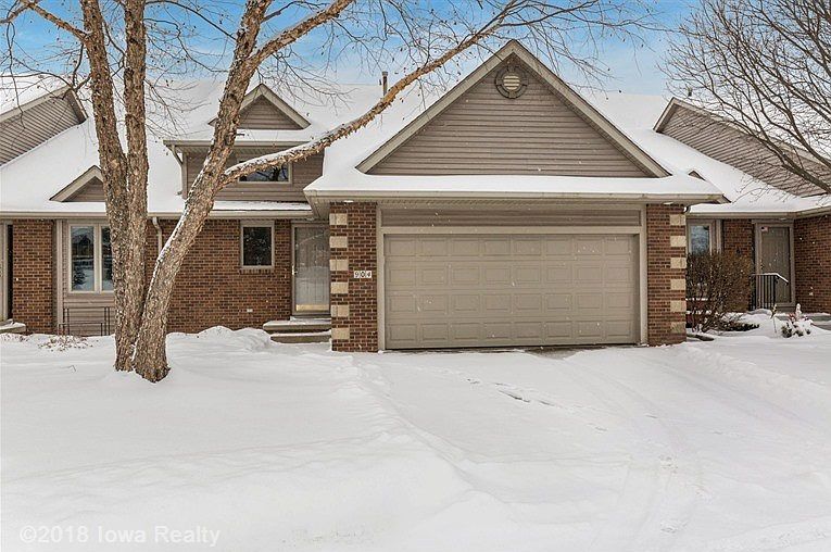 1st image of 904 NW Irvinedale Dr