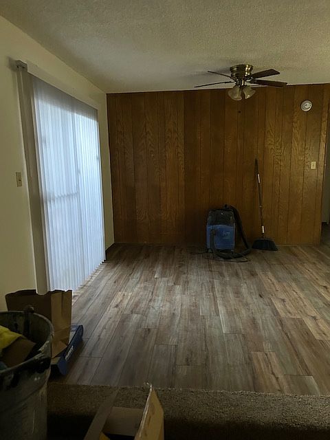 1st image of 4433 Denby Ln