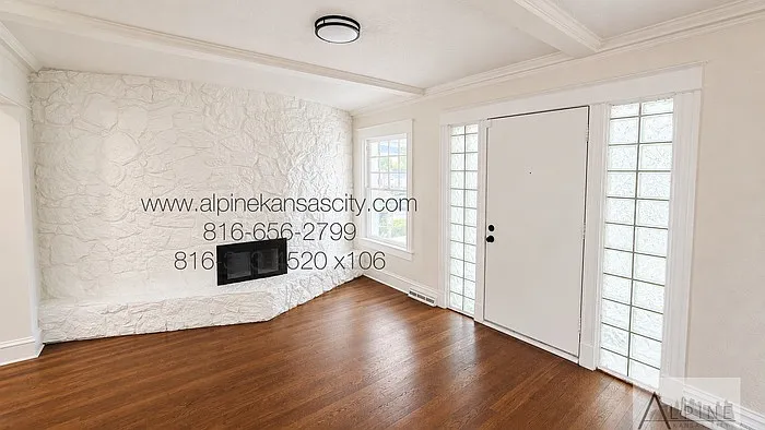 4 bed, 2.0 bath, 1700 sqft, $1,800 — Photo 2