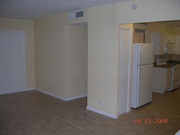 4th image of 1812 Marvy Ave