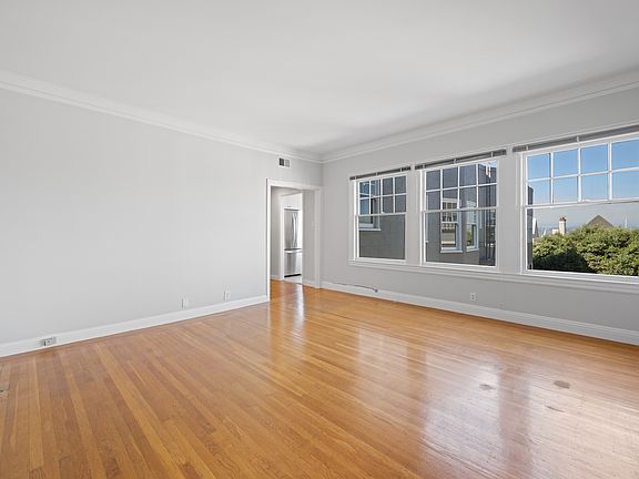 2nd image of 1840 Jefferson St #306