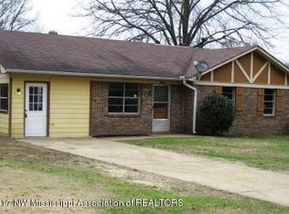 6805 Pinehurst Rd, Horn Lake, MS 38637
