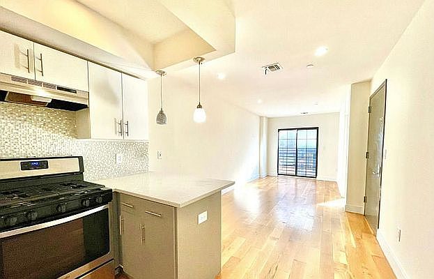1st image of 25 Fayette St #1