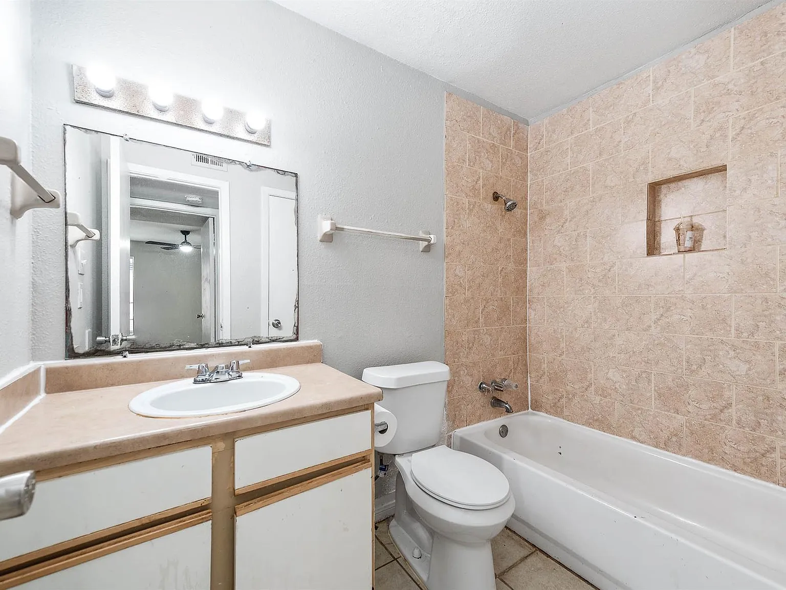 1 bed, 1.0 bath, 626 sqft, $875 — Photo 4
