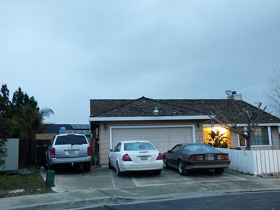 2nd image of 2025 Stanford Ct