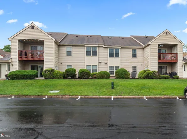 1206 Barry Ct, Holland, PA 18966