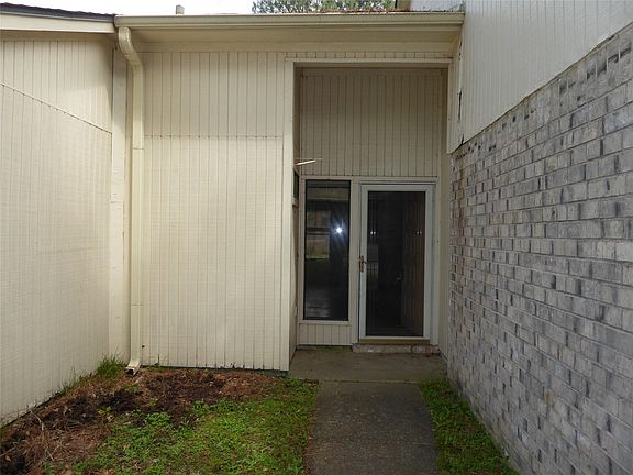 4th image of 1423 Park Maple Dr